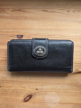 Coach 2000s turnlock black leather wallet